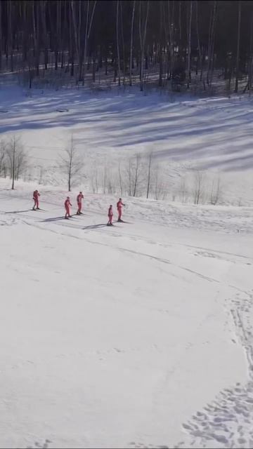 Готовы влюбляться в зиму с нами? Школа — https://ilss.site/2av , Skipass — https://ilss.site/2aw ❄️ смотреть онлайн