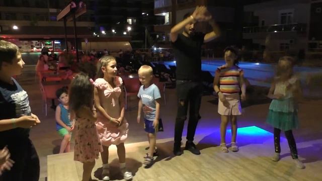 танец грустиночки))) отель CLUB BAYAR BEACH - июнь 2019 смотреть онлайн