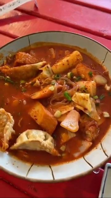 🤮 корея: пельмени с макаронами и медузой 🤮 смотреть онлайн