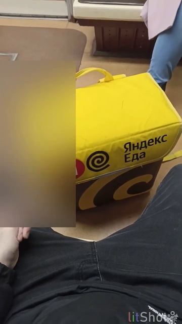 Не устраивайся в яндекс еду! Денег нет! смотреть онлайн