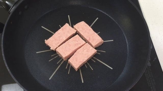 스팸초밥::자취생 간단한요리::추천메뉴 #2 смотреть онлайн