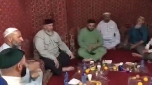 Чеченские Алимы Мюриды Шейха; во главе Амирова Али Ахъядовича в Отеле Нукба-1 в 2017 году, на Хадже