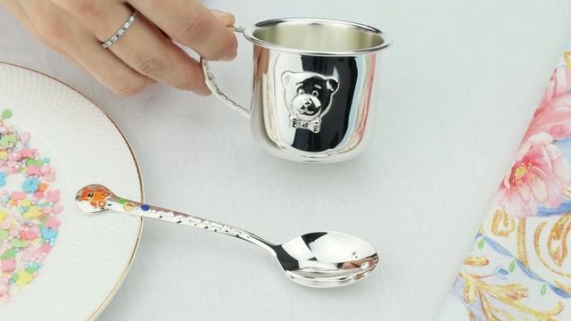 Набор детский DODO «Мишка - малыш» кружка и ложка с позолотой и с эмалью серебро 925 смотреть онлайн