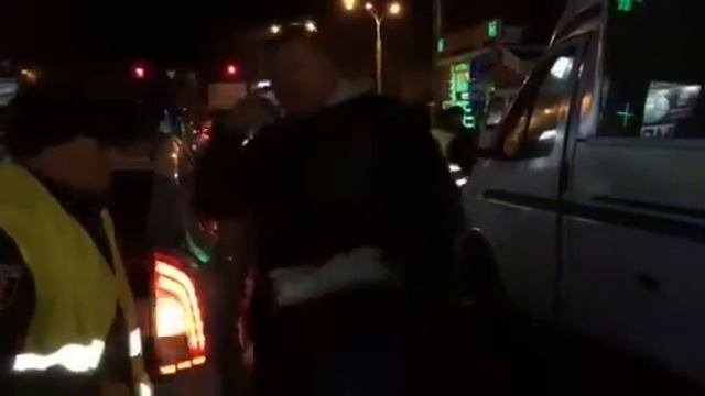 Маршрутка VS легковик. Аварія у Полтаві смотреть онлайн