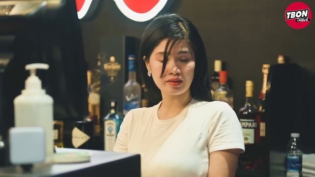 Babae pinagtawanan dahil hindi marunong mag computer @TBONDubai & @TBONDubaiStories смотреть онлайн