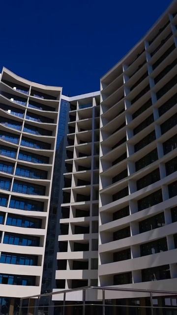 Открыты продажи масштабного апарт-отеля на первой береговой линии 🌊 #житьвсочи житьуморя смотреть онлайн