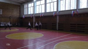 Смотр песни и строя в школе № 7: младшие классы начали первыми