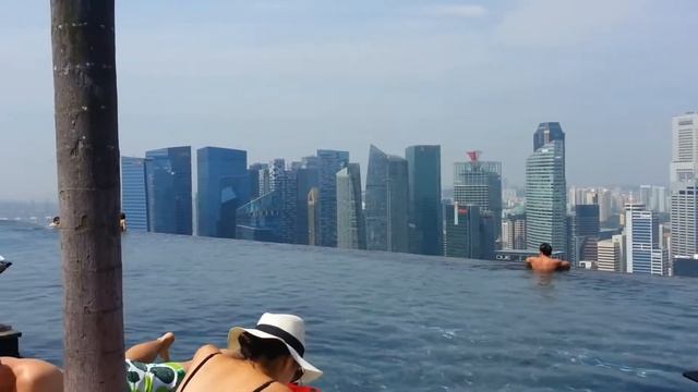 вид на Сингапур с высоты птичьего полета, отель Marina Bay Sands смотреть онлайн
