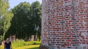 Борисоглебский монастырь строили великаны? Путешествие в Ростов Великий. Часть 1