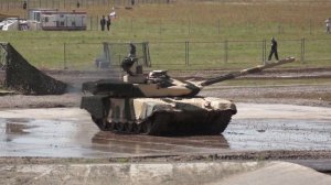 Танки 2012. 18 - Маневры Т-90мс и проход техники