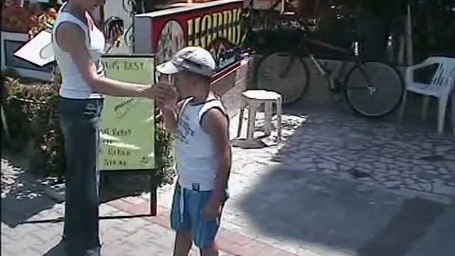 Алекс на почивка в град Аланя,Анталия,Турция/Август 2008 година смотреть онлайн