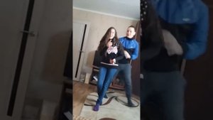 Пьяная дура Лида ))