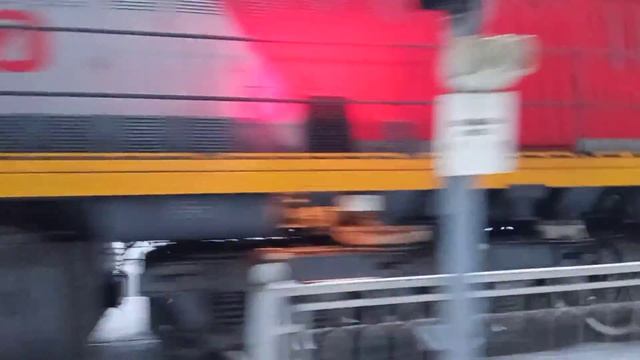 маневровый тепловоз тэм18дм следует резервом ст. Шувалово смотреть онлайн