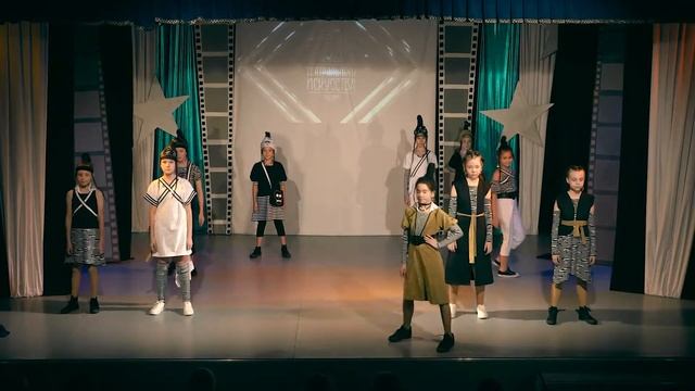 Театр моды "АРТ-Каприз". Коллекция "Йо-Хо-Хо"