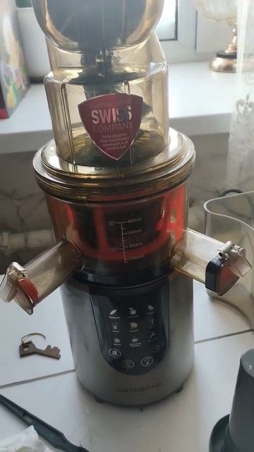 соковыжималка для любых фруктов #shorts смотреть онлайн