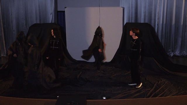 Фрагмент спектакля "Неоконченная сказка". Дети 10-15 лет смотреть онлайн