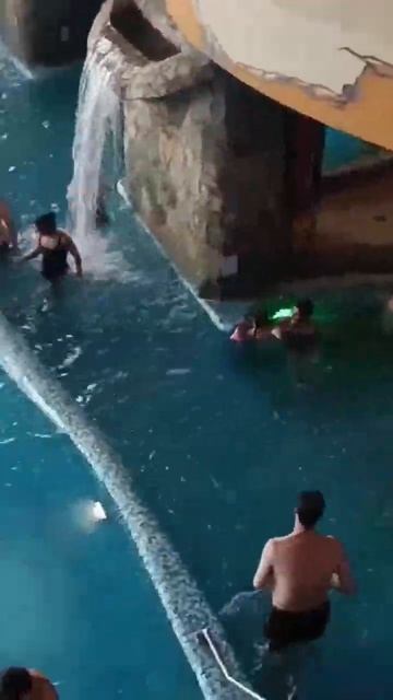 Аквапарк Мореон, Москва. Бани, гидромассаж, аромасауны и многое другое. #мореон смотреть онлайн