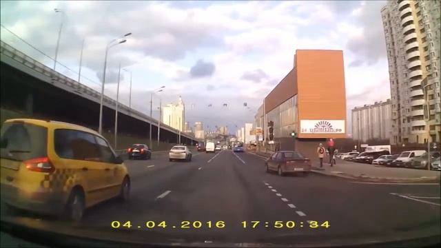 Невнимательность водителя грузовика смотреть онлайн