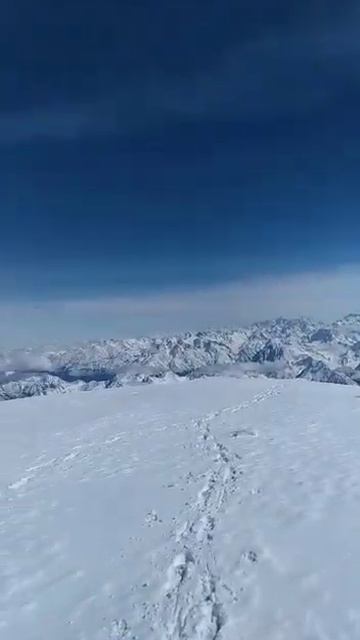 Забрались на Эльбрус #mountain #skiing #winter #snow #ski #эльбрус смотреть онлайн