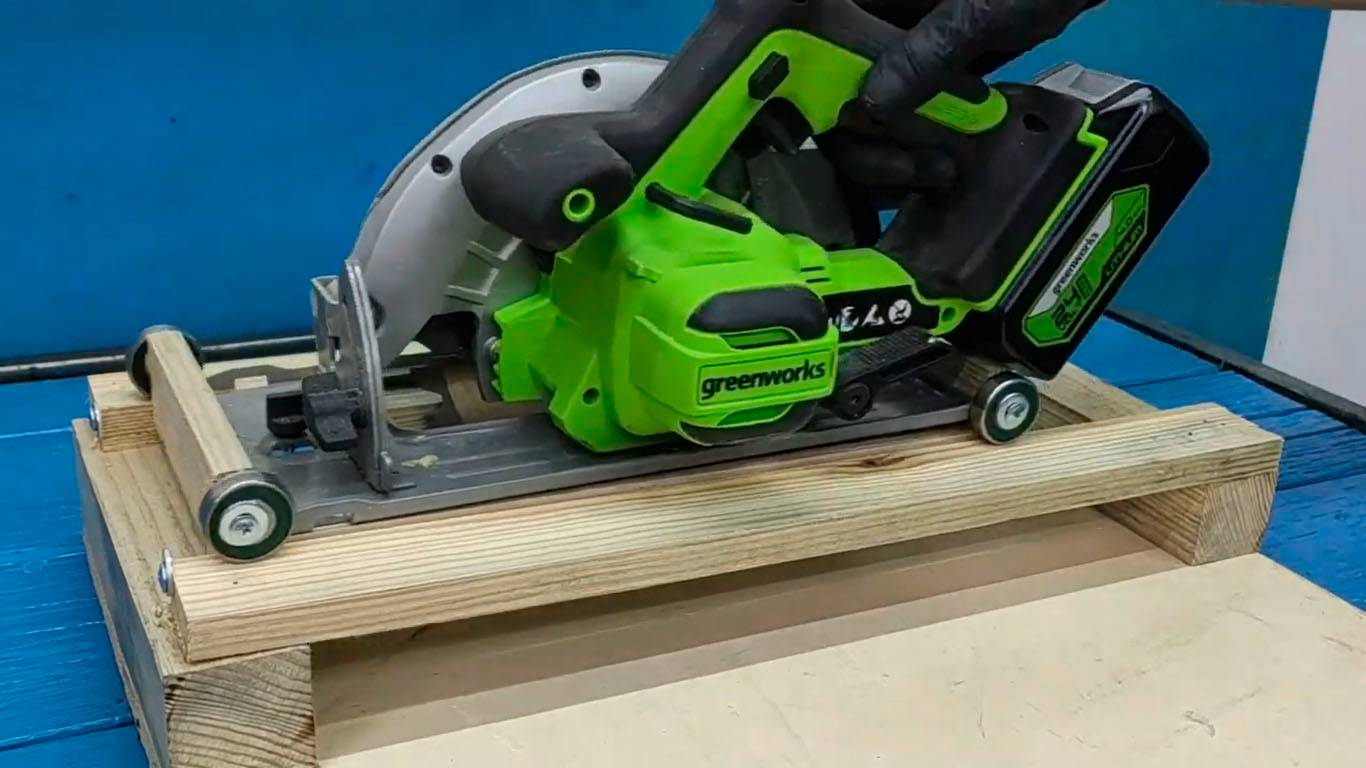 Каретка для ручной циркулярной пилы