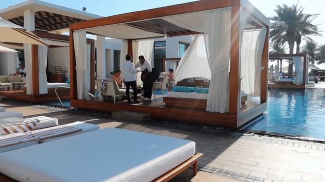 УЛЕТЕЛА В АБУ-ДАБИ | ОТДЫХ С СЕМЬЁЙ | ЛУЧШИЙ ПЛЯЖ В МИРЕ И ВКУСНАЯ ЕДА смотреть онлайн