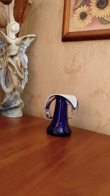 Любимая вазочка #ваза#стекло#кобальт# смотреть онлайн