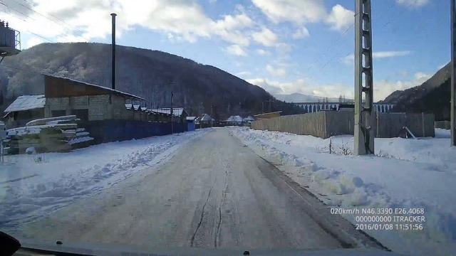 Зимний подъезд к плотине "Пояна Узулуй" - 01 (Румыния, румынское село) смотреть онлайн