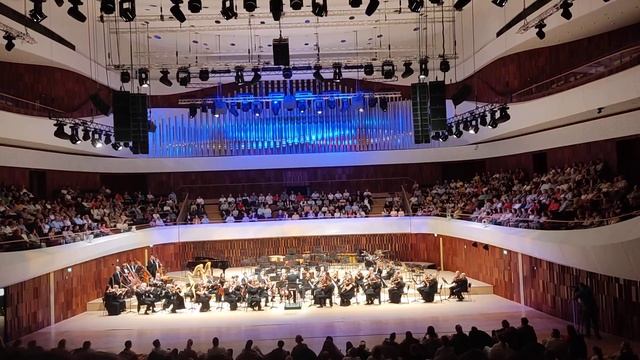 "Маленькая ночная серенада» Моцарта смотреть онлайн