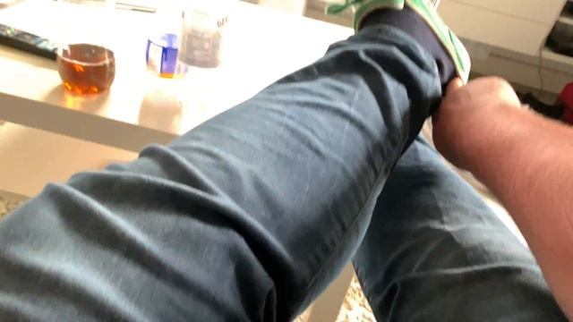 The Meeting 1 - 21 - Shoeplay & swap Vans, small and tight Asics and Converse смотреть онлайн