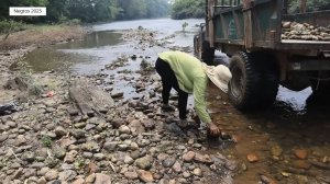 София 12. Продолжает строить помещение в горе. Строит дверь в помещение