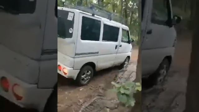 Дорога в бухту Джигит о.Русский #offroad #minicab #mitsubishi #отдых #владивосток #vanlife смотреть онлайн