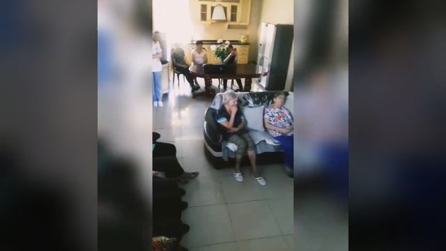 Талановита скрипалька у будинку для престарілих - Частина 1 смотреть онлайн