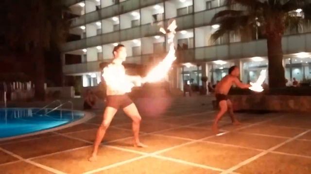 Полинезийское шоу,отель 4R Salou Park, 2014 г, часть 3 смотреть онлайн