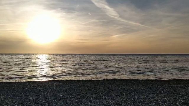 Закат на море. Курорт Ольгинка#жизньнаморе #черноеморе #черноеморе #live #ольгинка #путешествия смотреть онлайн