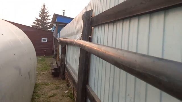 Меняем забор столбы с батей смотреть онлайн