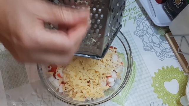 Меню на 2 дня Суп с сырными клёцками, салат Президент, вареники с картошкой и грибами смотреть онлайн