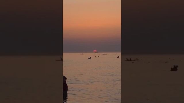 Закат сейчас в #Благовещенской, всем хорошего вечера. #анапа #море смотреть онлайн