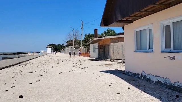 Ейск 2024. Часть 1. Приехали на Центральный пляж. Ищем пляж, где мало людей и спокойная вода. Нашли смотреть онлайн