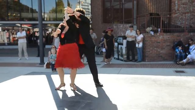 JAVIER Salsa demo with KAMI  3 Months experience!  Victoria Tango Latin Fest 2013.