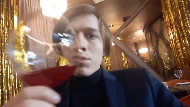 На дне рождении у бабушки в ресторане смотреть онлайн