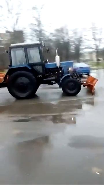 Петергоф, Разводная 45, сумасшедший трактор смотреть онлайн