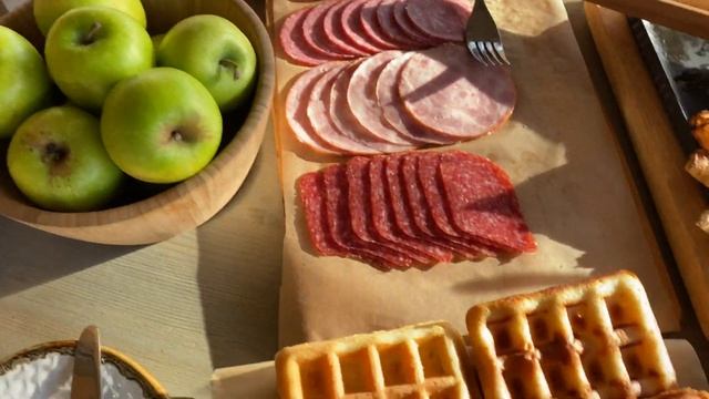 Завтрак в Заполярье может быть таким, если остановиться в EcoHome смотреть онлайн