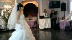 Необычный первый танец молодых на свадьбе! Внезапно! Прикол!