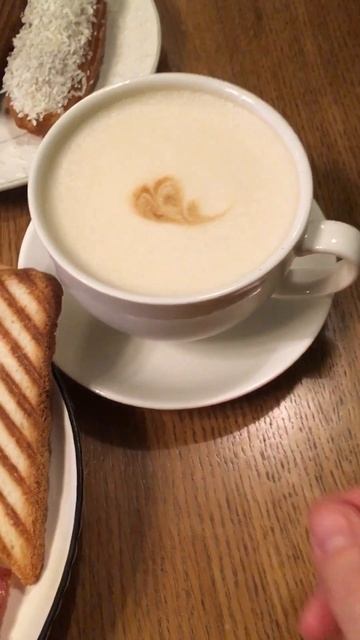 Эклеры, скрембл и раф в #Коломне 🙏🏻🙏🏻🙏🏻💜💜💜 смотреть онлайн