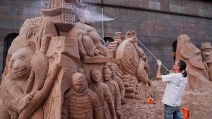 Фестиваль песчаных скульптур посвятили 80-летию Победы в Санкт-Петербурге