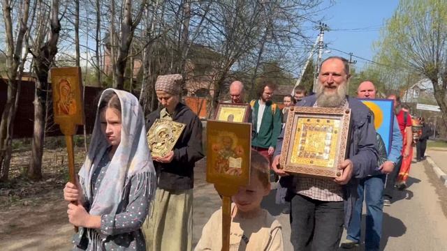 Пасхальный Крестный ход по мкр. Шереметьевский (22.04.2025)