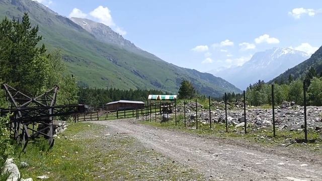 Приэльбрусье. Терскол, кемпинг Кавказ, поляна Чегет и проедем на велосипеде до поляны нарзанов.