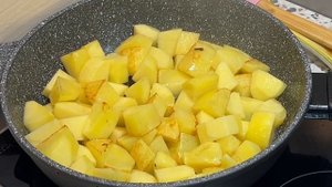 Жареная Картошка с Баклажанами на Сковороде - это вкуснее мяса