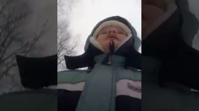 Ваня показывает лес в деревне Грибаново.