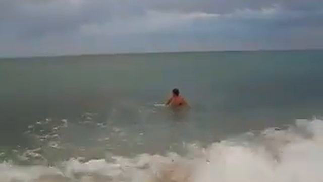 море ,осеннее утро, пляж Клеопатры смотреть онлайн